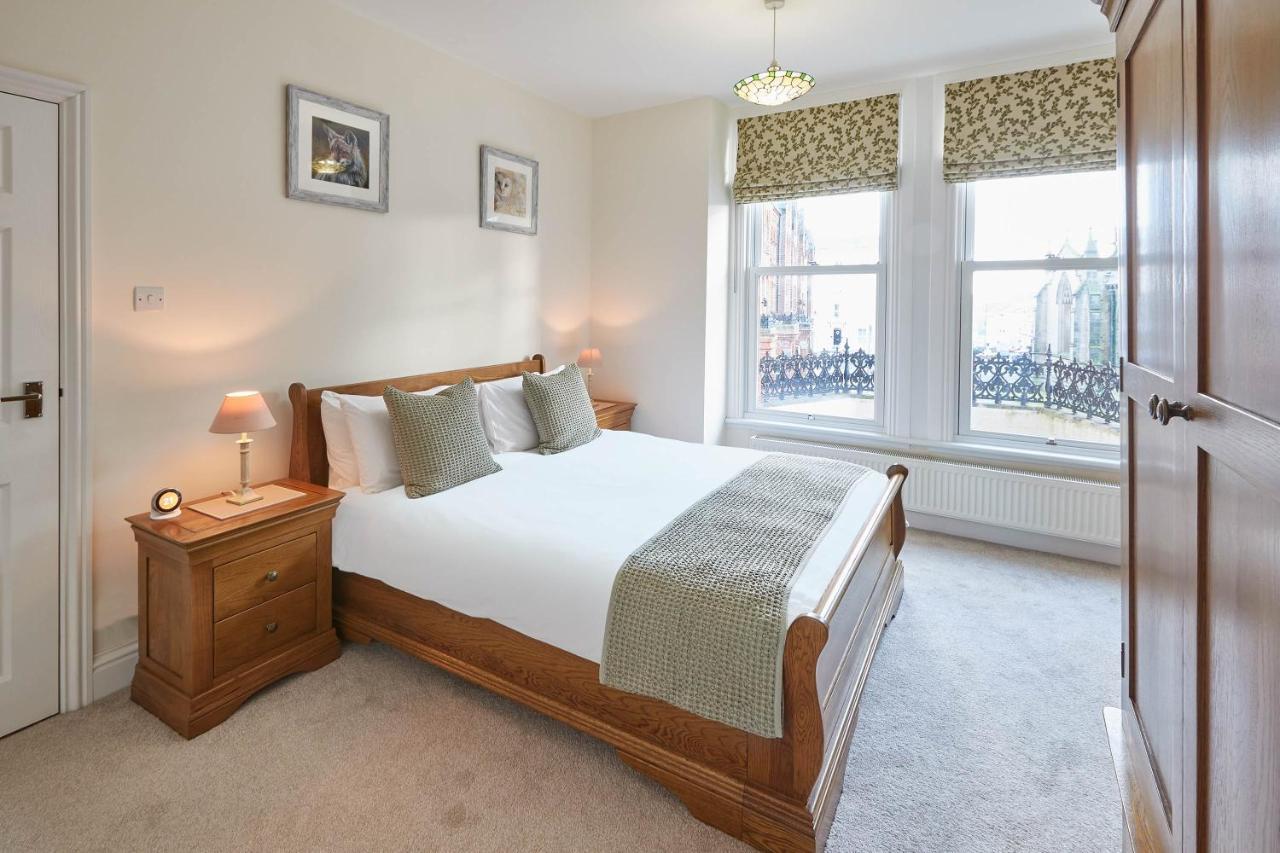 Host & - Church Square Eskape * Whitby